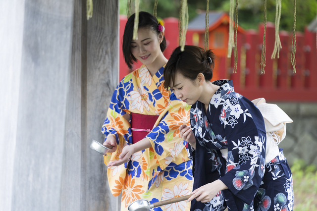 泉神社で見かけた女性