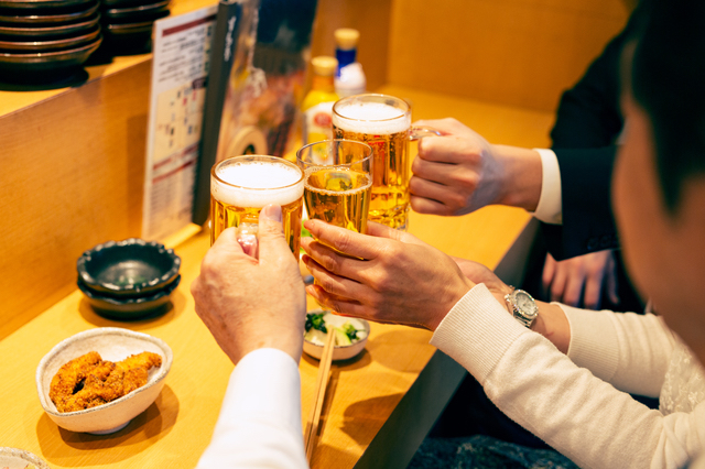 居酒屋で乾杯