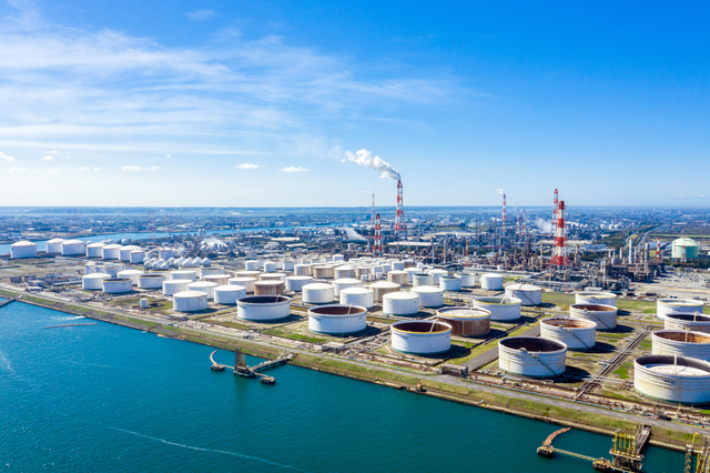 横浜の重油工場