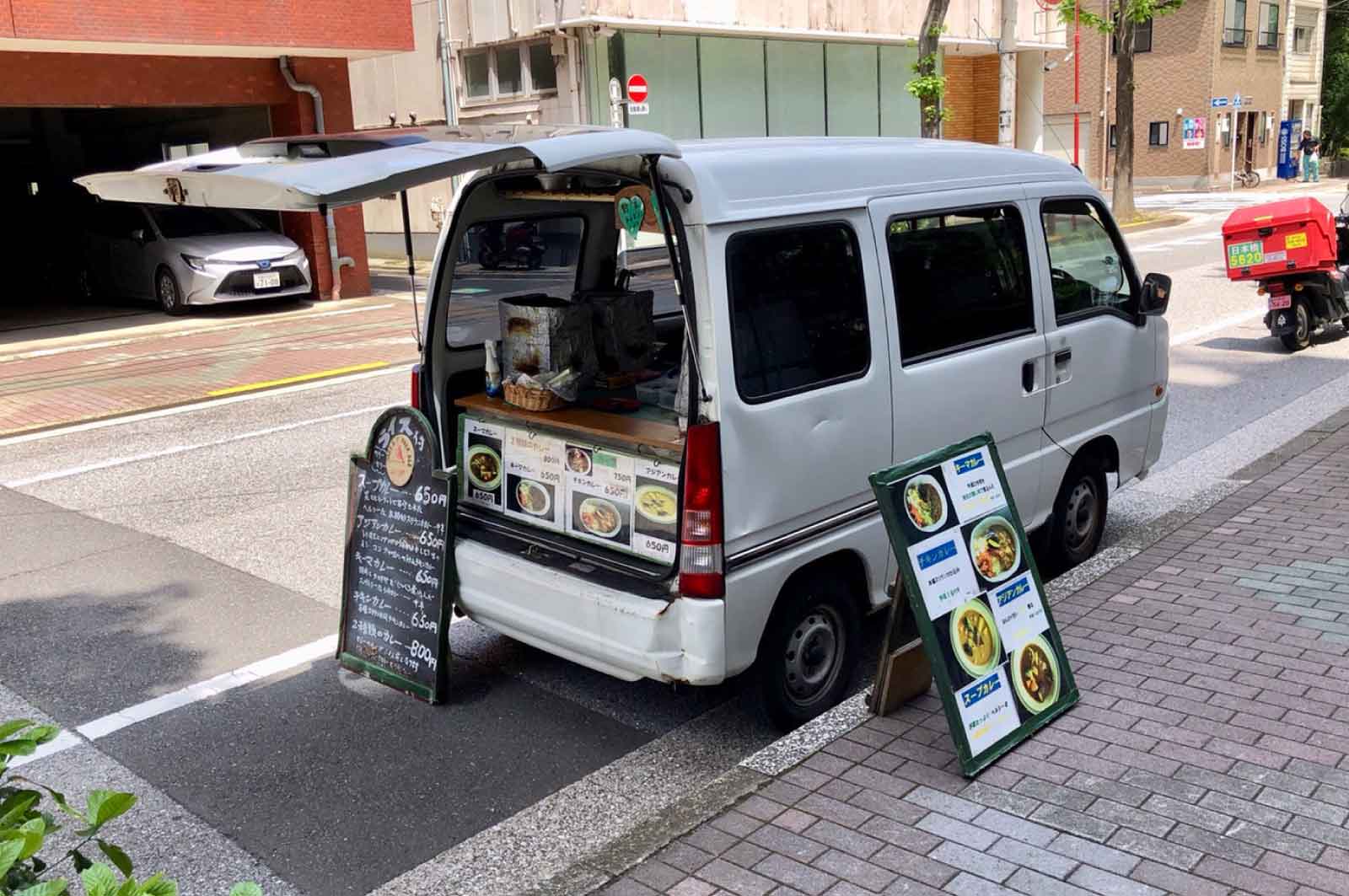 箱崎カレー（キッチンカー）