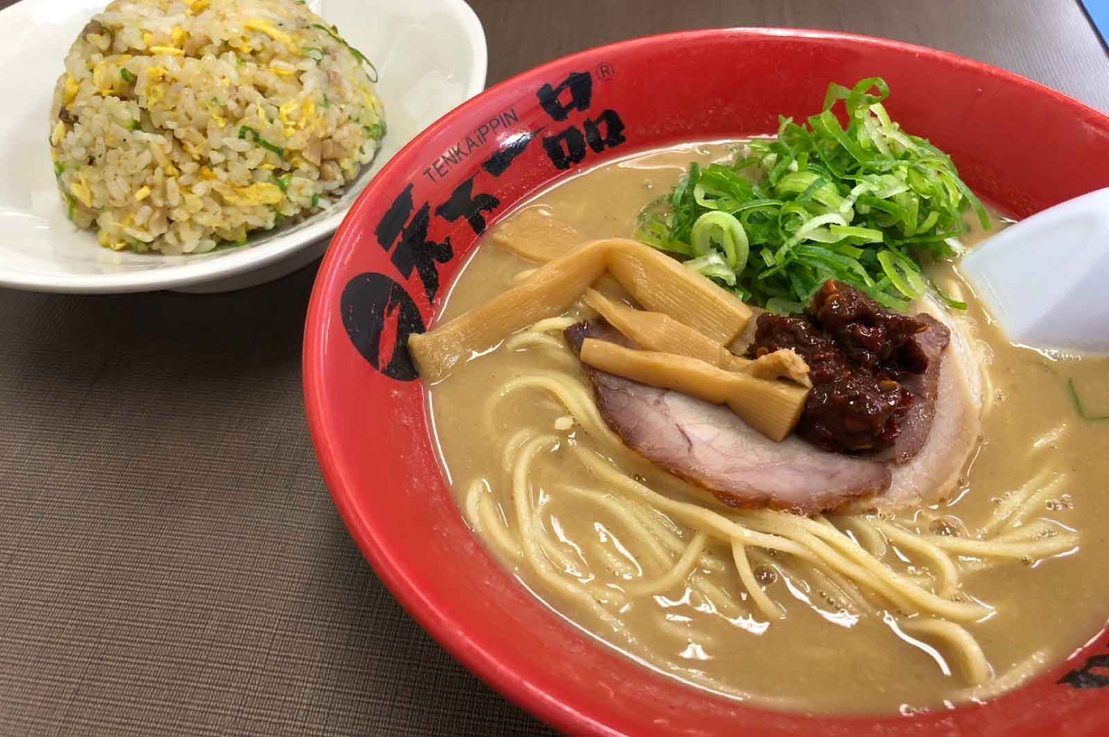 こってりラーメンとチャーハン（天下一品）