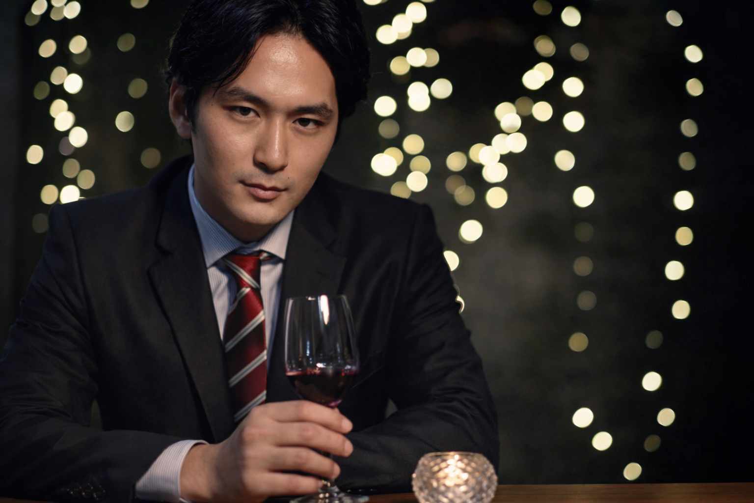 THE SINGLEを利用する男性（イメージ）